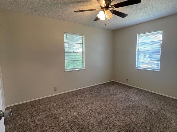 3rd image of 905 N Betsy Dr