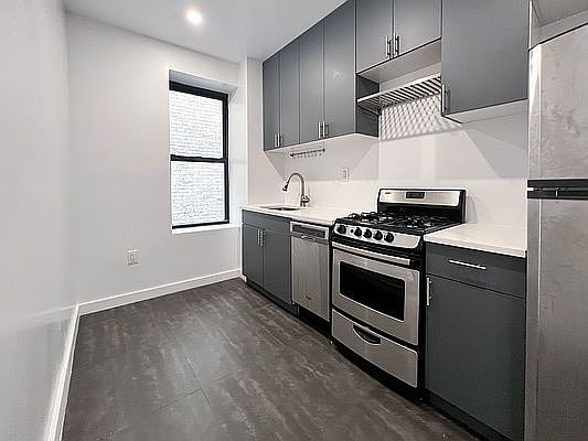 4th image of 88 Livingston St