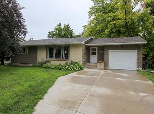 1055 Jefferson St SE, Hutchinson, MN 55350