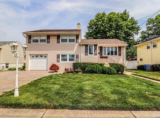 44 Dewitt Ter, Colonia, NJ 07067