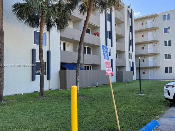 10090 NW 80th Ct, Hialeah Gardens, FL