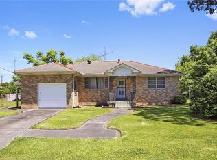 713 Bordenave St, Gretna, LA 70056