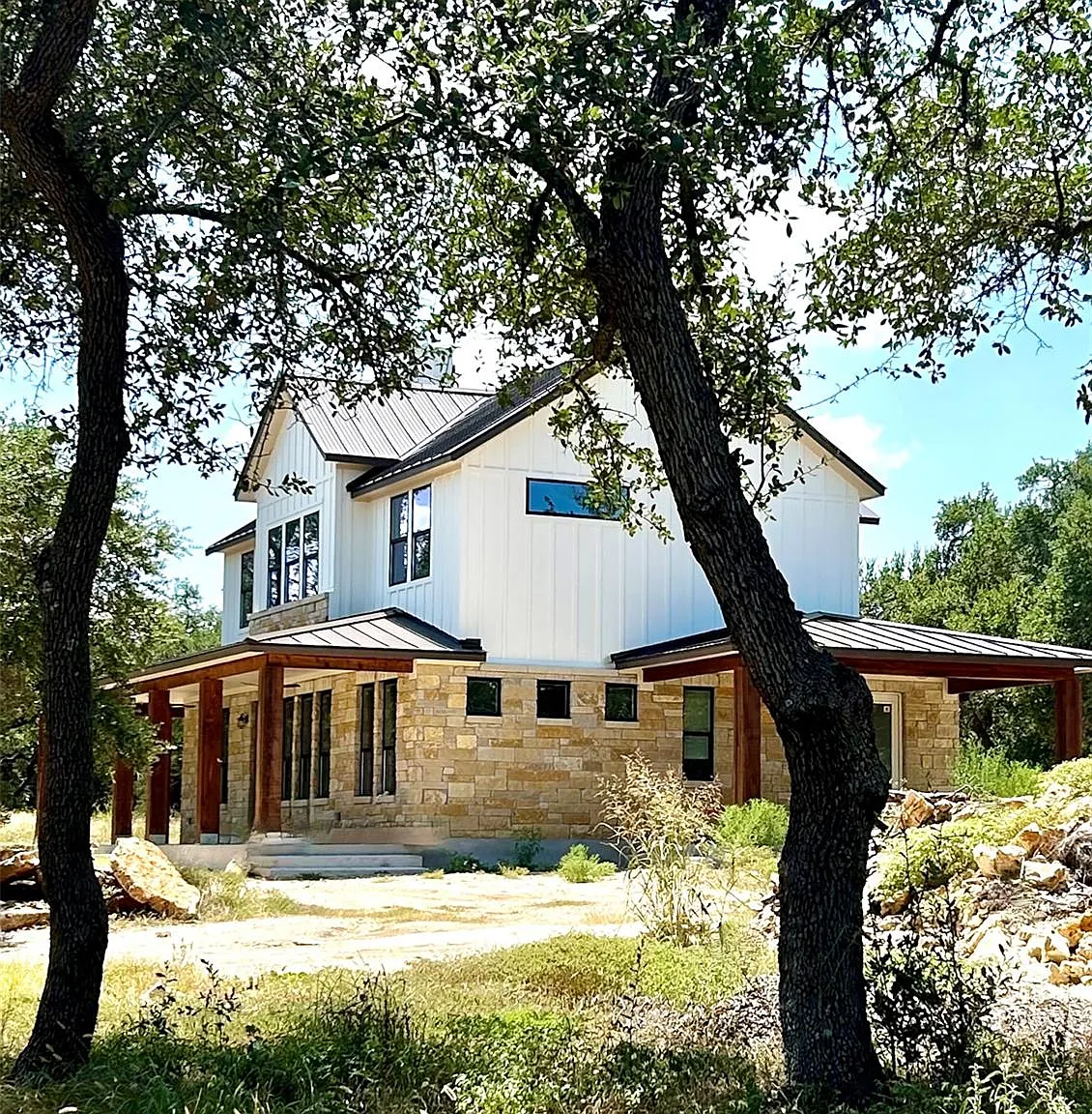 3 bed, 3.5 bath, 2375 sqft, $4,000 — Photo 1