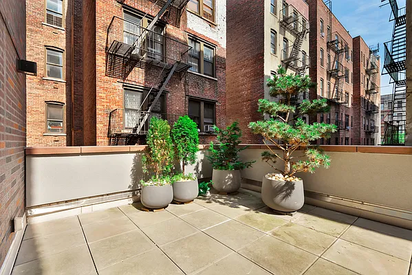 Rented by Cooper & Cooper Real Estate | media 25