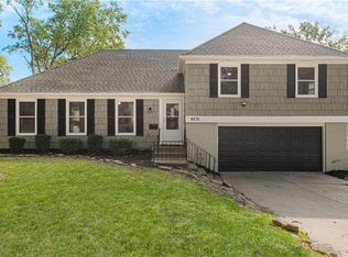 9531 Beverly St, Overland Park, KS 66207