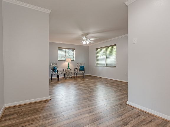 5th image of 2712 Catalina Dr