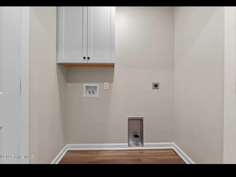 215 Beech St — Photo 12
