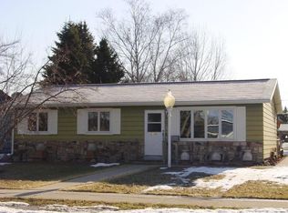 1423 S 19th St, Grand Forks, ND 58201