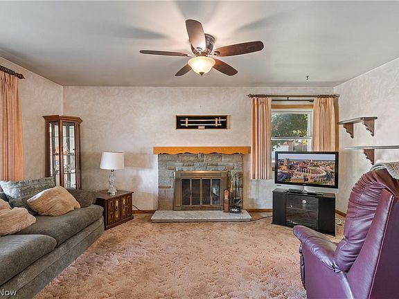 3rd image of 1849 Marigold Ave