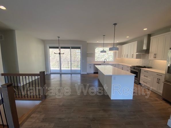 1901A Northern Flicker Ct, Kelowna, BC