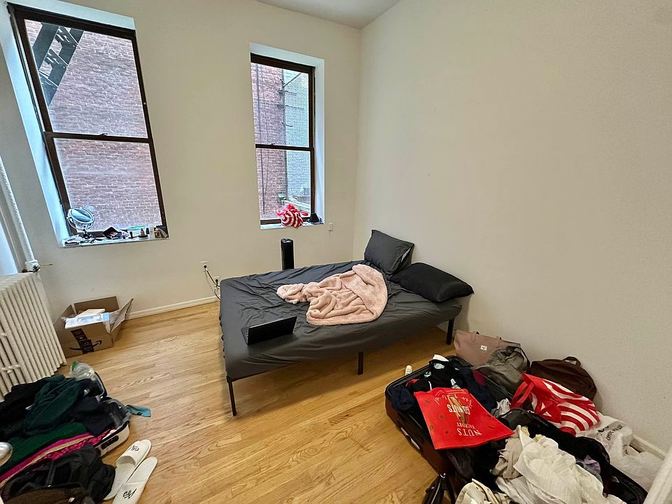 1st image of 222 E 21st St APT 1D