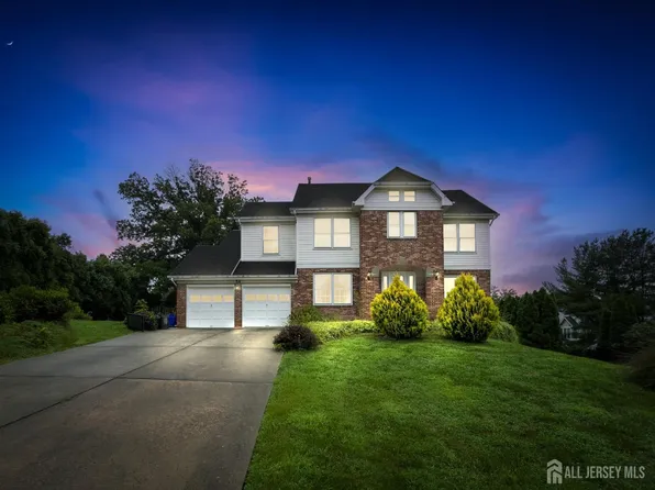 54 Roma St, Sayreville, NJ 08872