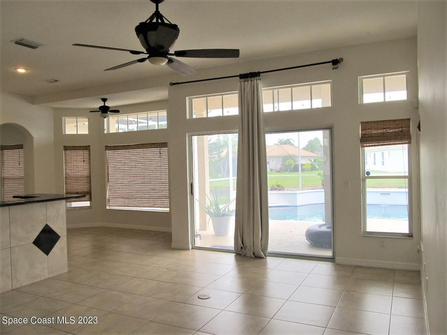 5 bed, 3.0 bath, 2271 sqft, $3,700 — Photo 2