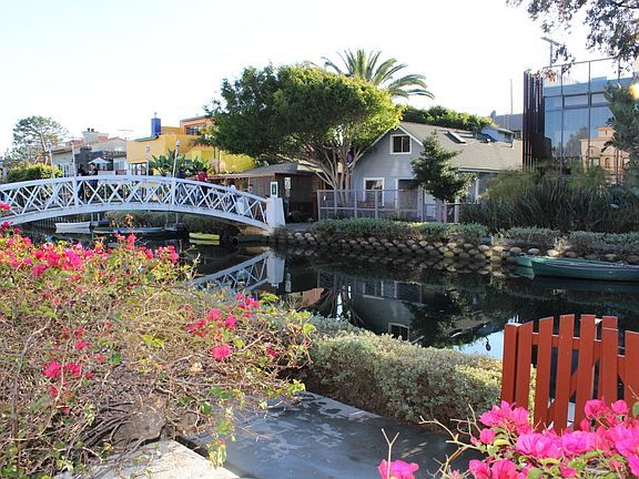 View from front patio. Take
The bridge to walk to beach 2 short blocks away
