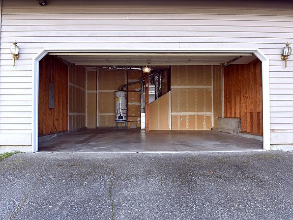 2-Car Garage
