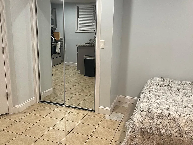 164 Bridgham St #1R — Photo 7