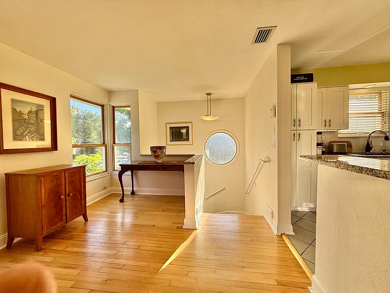 235 20th Ave SE — Photo 7
