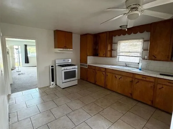 427 Hamilton St, Costa Mesa, CA 92627