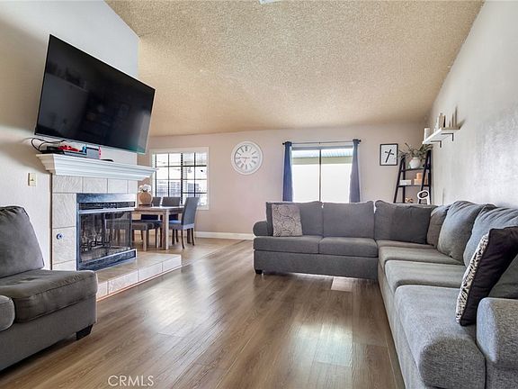 4th image of 25067 Hazelwood Cir