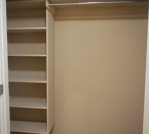 5th image of 4417 Mackenzie Dr