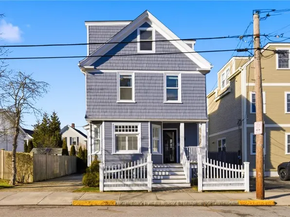 15 Vaughan Ave, Newport, RI 02840