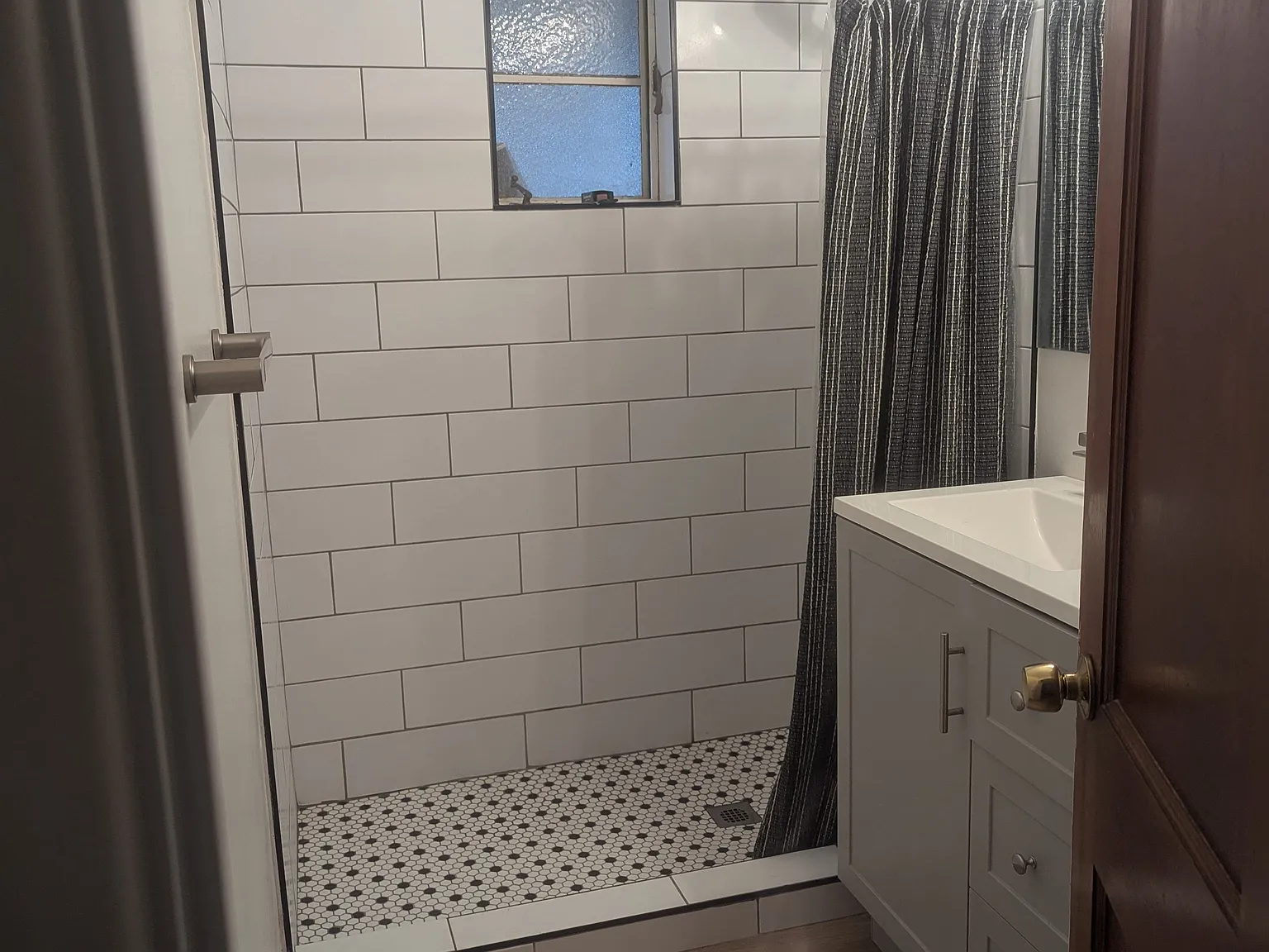3 bed, 1300 sqft, $1,700 — Photo 3