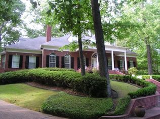 100 Lakewood Hls, Vicksburg, MS 39180