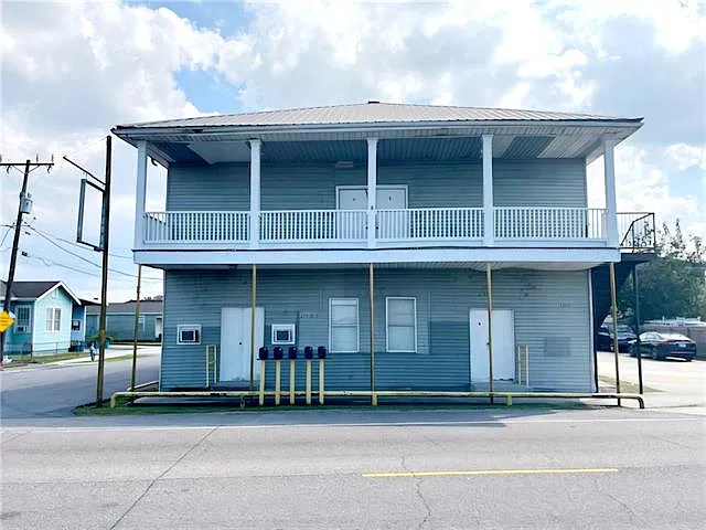 2 bed, 1.0 bath, 700 sqft, $975 — Photo 2