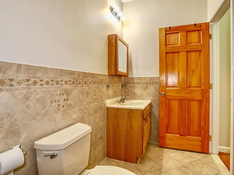 24 Emerson Ave #2 — Photo 13