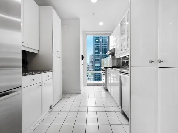 845 United Nations Plaza image 12 of 26