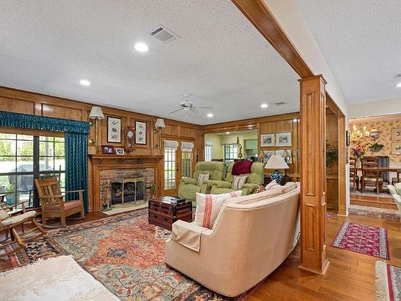 5th image of 10007 Lost Oak Ridge Dr