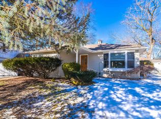 2415 Jay Ln, Rolling Meadows, IL 60008