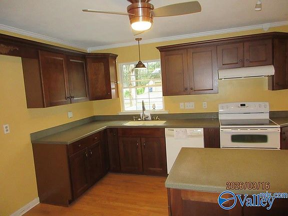 2nd image of 601 Bain Dr SE