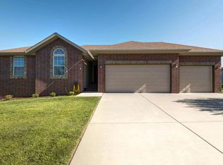 702 Windmill Dr, Ozark, MO 65721