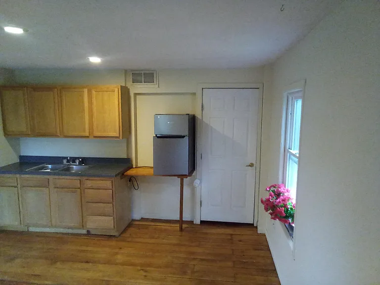 1220 Lake St — Photo 13