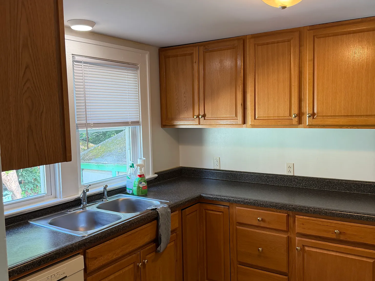 3 bed, 1250 sqft, $1,700 — Photo 3