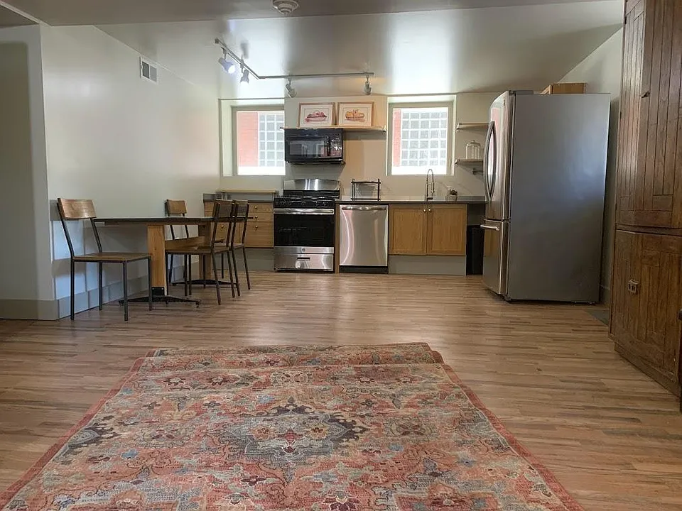 5832 Beacon St #G