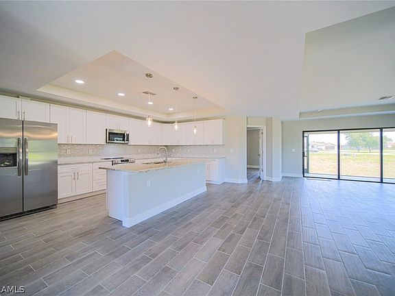 4th image of 593 Morningmist Ln