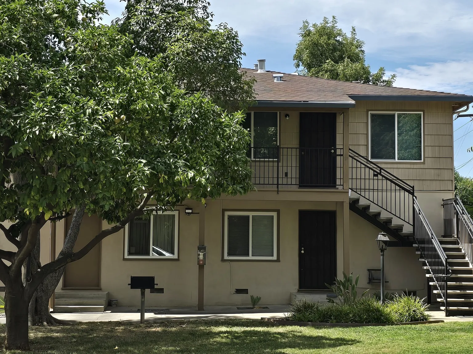 1 bed, 450 sqft, $1,300 — Photo 1