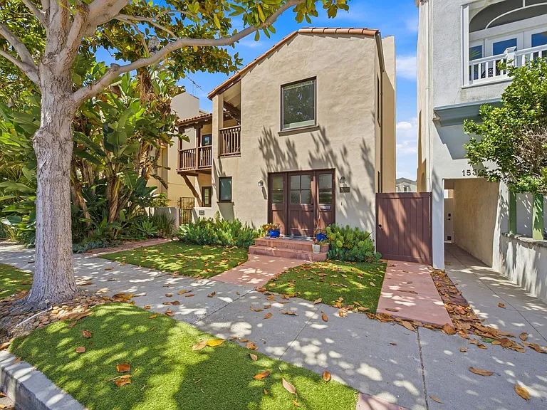 1520 Miramar Dr — Photo 1
