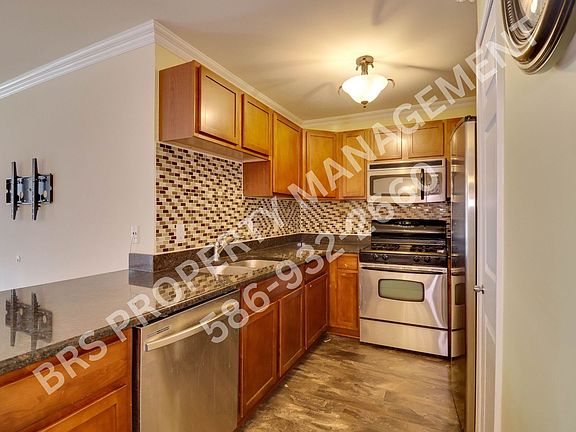 3rd image of 53257 Providence Dr E