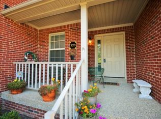 323 Lagrange Villa Dr, La Grange, KY 40031