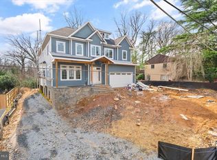 1003 Seaton Ln, Falls Church, VA 22046