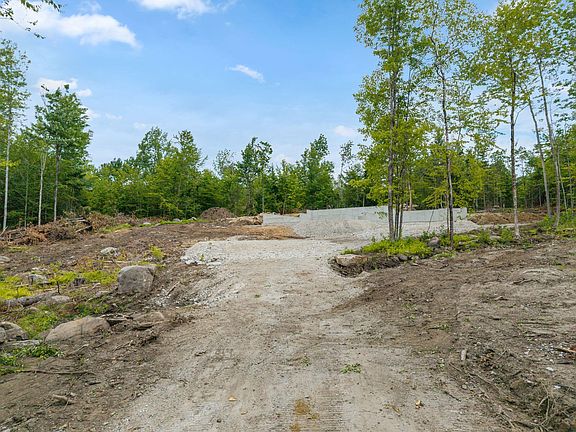 4th image of 97 Old County Road