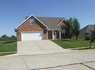 4911 Craydon Dr, Columbia, MO 65203