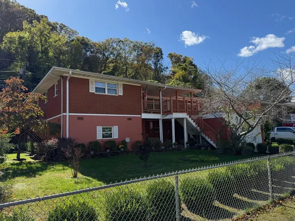 63 Wilson Dr, South Williamson, KY 41503