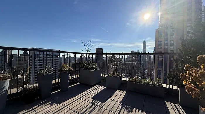 445 5th Ave #27H — Photo 3