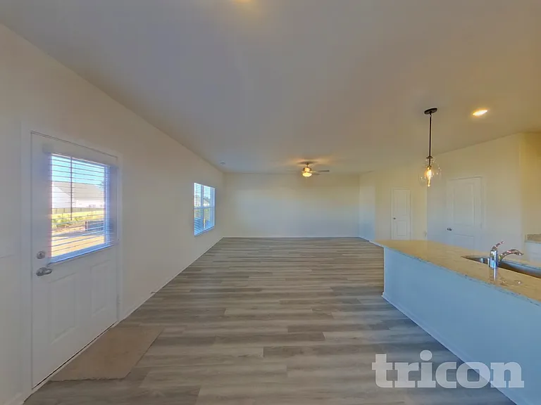 118 Avondale Blvd — Photo 5