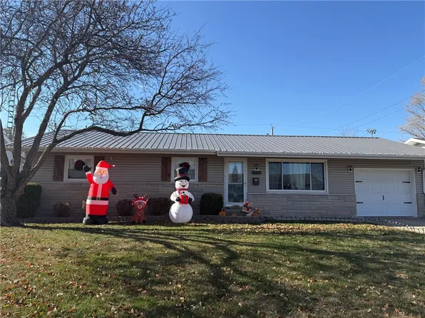 905 S 23rd St, Mattoon, IL 61938