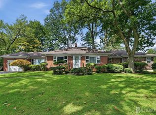23 Glendale Dr, Freehold, NJ 07728
